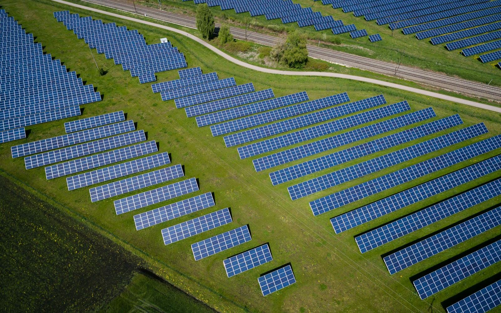 Solarpark aus der Luft